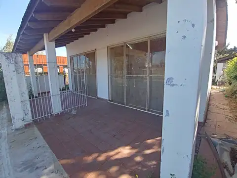 Barr Exaltacion.-LOCAL Y CASA EN VENTA O ALQUILER SOBRE RUTA 8 KM 74