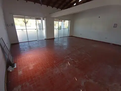 LOCAL Y CASA SOBRE RUTA 8 Km 74