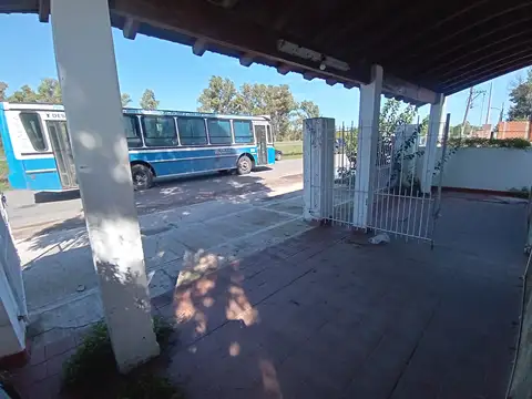 Barr Exaltacion.-LOCAL Y CASA EN VENTA O ALQUILER SOBRE RUTA 8 KM 74