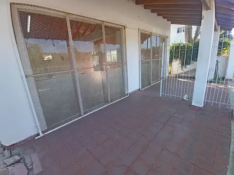 LOCAL Y CASA SOBRE RUTA 8 Km 74