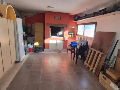 VENTA CASA 3 DORMITORIOS 2 BAÑOS Y PATIO B. IPONA