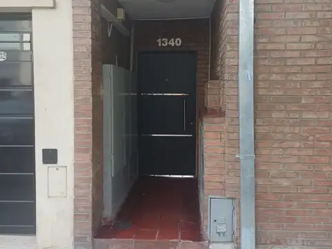 P.H PLANTA BAJA y PRIMER PISO BAJAS EXPENSAS PARA MEJORAR