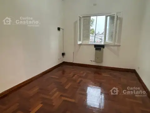 Exc. 2 Amb. por Escalera en Sector Residencial