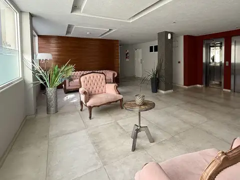 Av. Arquitecto Jorge Bunge 1300, Piso 2