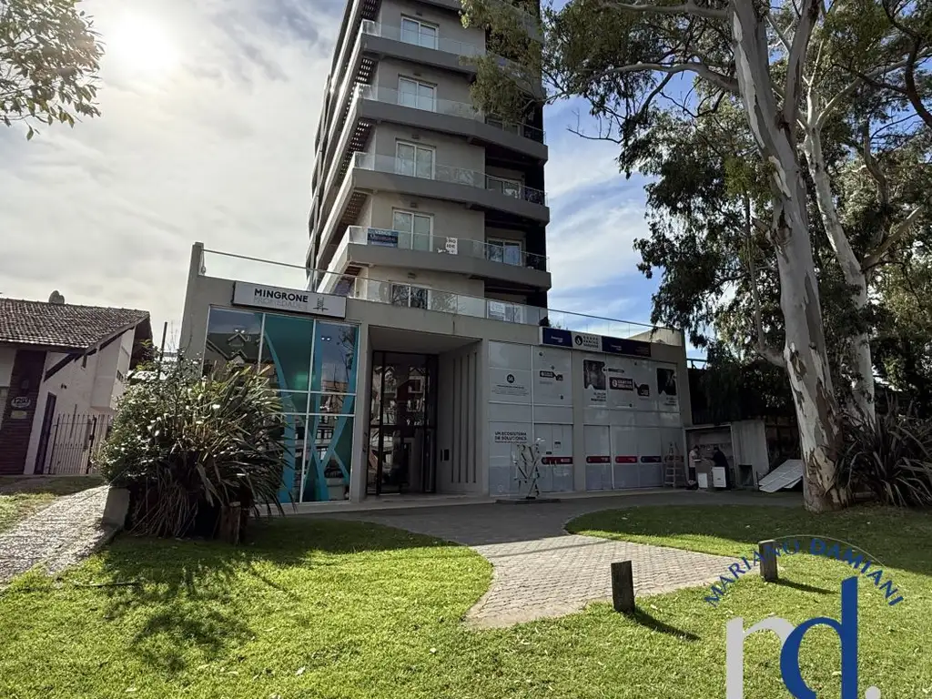 Av. Arquitecto Jorge Bunge 1300, Piso 2