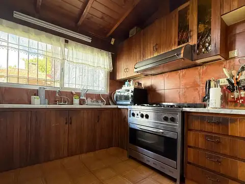 Casa 5 ambientes con 3 baños