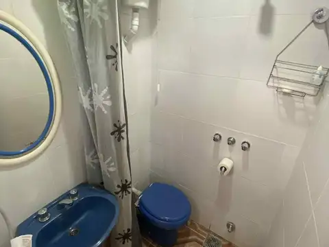 Casa + Salón Comercial en esquina en Santo Tomé