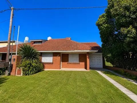 VENTA CASA 4 AMBIENTES CON QUINCHO GARAGE S. CLARA
