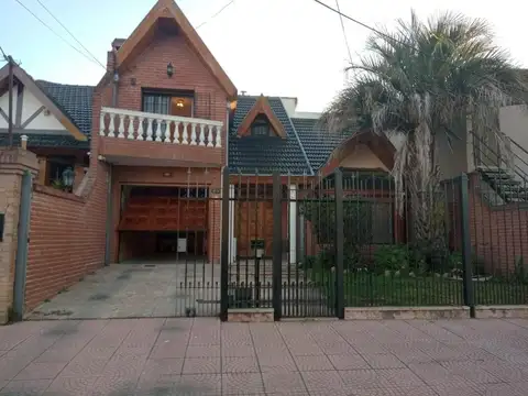 Casa Excelente Permuta por Propiedades Más Chicas en La Zona