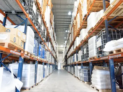 Depósito en Zarate KM 90 3000 M2 CON HIDRANTES