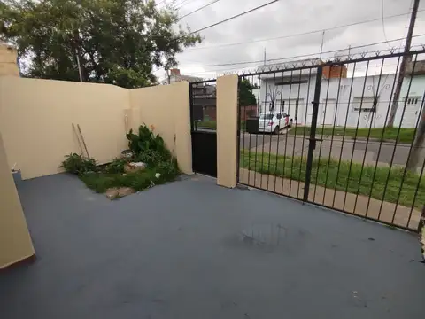 Depto Tipo Casa en Alquiler de 2 dormitorios