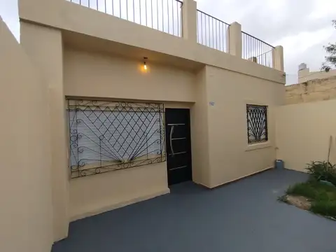 Depto Tipo Casa en Alquiler de 3 ambientes