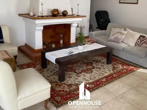 OPENHOUSE inmobiliaria vende increible casa en Barrio Palmares.