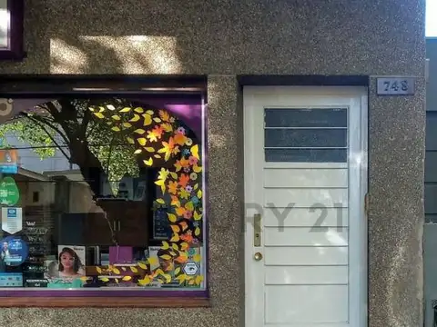 RIVADAVIA 700, Piso 0