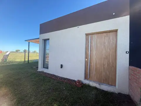 Casa 2 dormitorios en venta Pueblo Esther