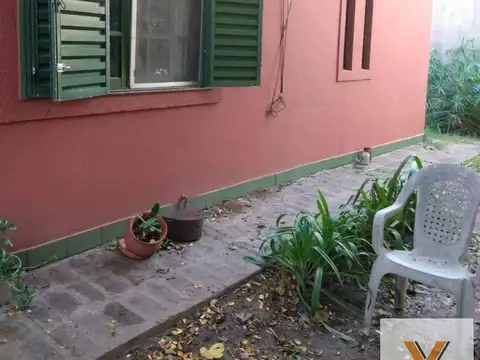 Casa en venta - 2 Dormitorios 2 Baños - City Bell