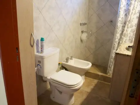 VENTA CASA Y 2 CABAÑAS CON PILETA VILLA GIARDINO