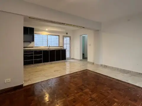 Casa 5 ambientes con 1 baño