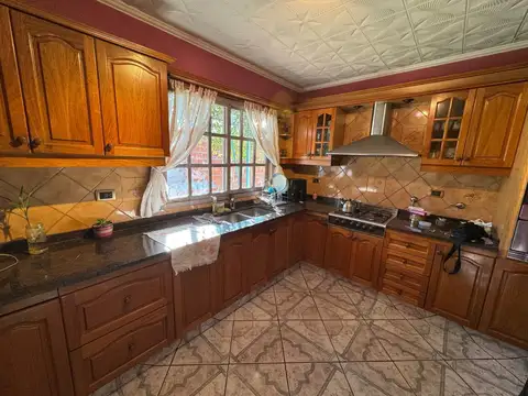 CASA CUATRO DORMITORIOS CON PILETA EN BAIGORRIA LADO RIO