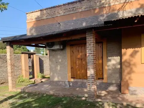Impecable Casa 3 amb con parque - Permuta por menor valor