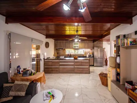 Casa en venta 2 dormitorios + duplex de 2 dormitorios en Las Acequias Roldán