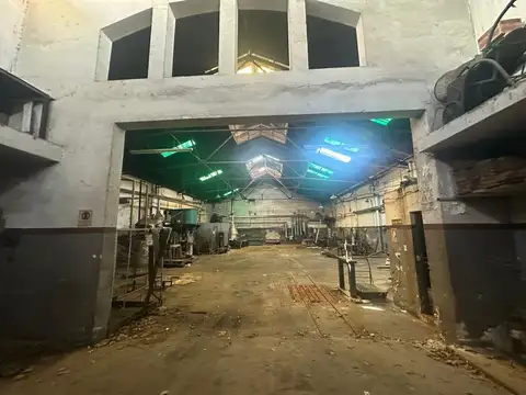 Galpón / Depósito - 680 m2. - Villa Soldati  - VENTA - Mixtura 4