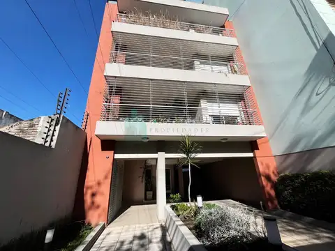 Departamento 3 ambientes con cochera, Haedo.