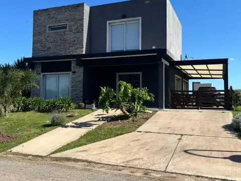 Casa En Barrio Privado Cruz Del Sur, San Vicente