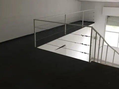 Departamento con semipiso.
