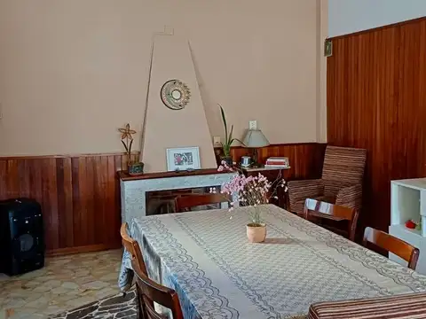 Depto Tipo Casa en Venta de 5 ambientes
