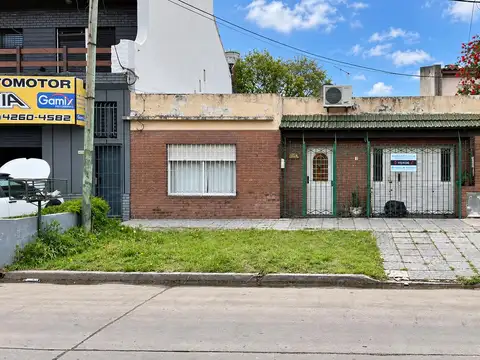 Casa en Temperley Este 5 AMBIENTES con cochera   APTO CRÉDITO