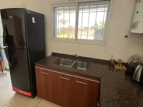 Casa 3 ambientes con 1 baño