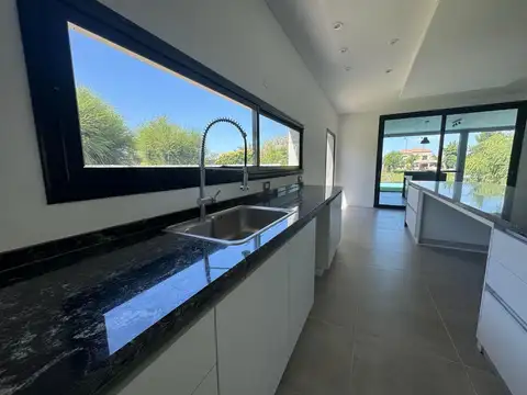Casa en Venta en Villanueva, USD 920.000