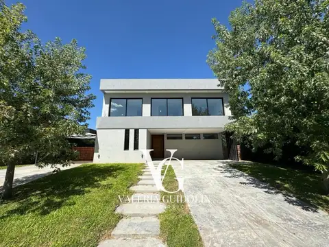 Casa en San Marco al Rio con amarra