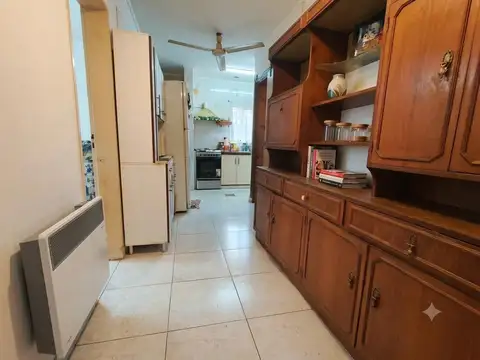 Casa 6 ambientes con 3 baños