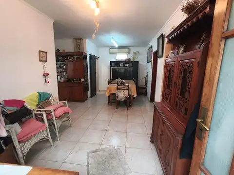 Casa 6 ambientes con 3 baños