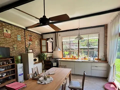 CHALET CON OFICINAS IDEAL PARA EMPRESA EN RANELAGH U$S 290.000.-