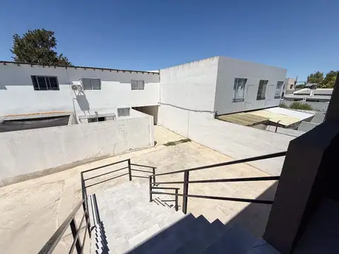 Depto Tipo Casa 4 ambientes con 2 baños