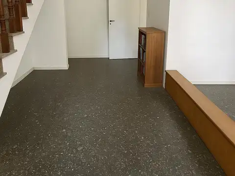 SAN JUSTO - CASA 4 AMBIENTES CON PILETA Y PARRILLA