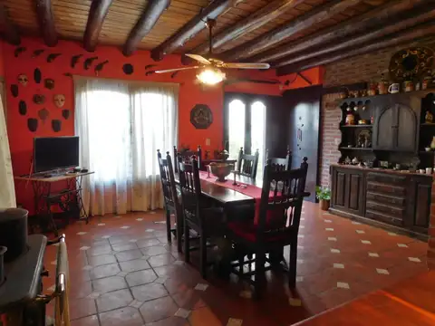 Casa en Venta con 2 cocheras