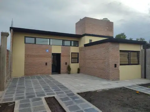 CASA DE 3 AMBIENTES EN VENTA EN VIRREY DEL PINO