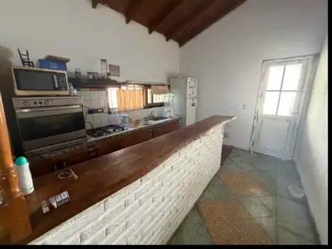 Casa en Alquiler con 2 cocheras