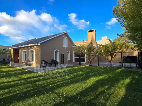 CASA 2 DORM Y TERRENO 623M2 AV SEGUI RADA TILLY