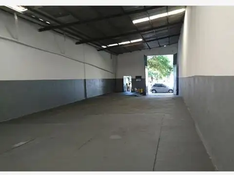 GALPÓN 8.66 X 27 -