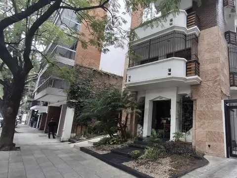 2 ambientes Planta Baja. Expensas e Impuestos invluidosExcelnte Ubicacion. Ver Requisitos y condiciones de contratacion en la descripcion.