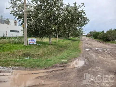 Venta-Terreno en esquina -Roldán