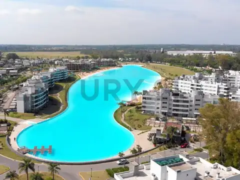 Oportunidad Monoambiente en venta con jardín, parrilla y cochera en Lagoon Pilar