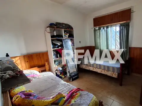 VENTA CASA+DPTOS+QUINCHO-A REFACCIONAR-lote 742m2