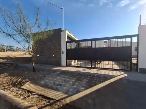 ALQUILER CASA BARRIO LOS PLUMERILLOS LAS HERAS 