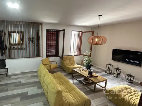 Casa de tres dormitorios en venta en La Plata